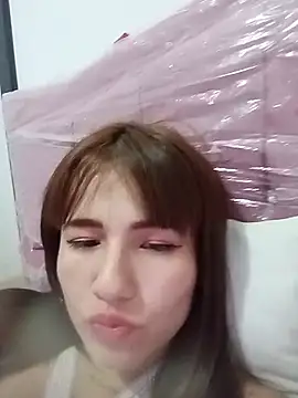 חדר צ'אט בשידור חי של _Luna_Blooms