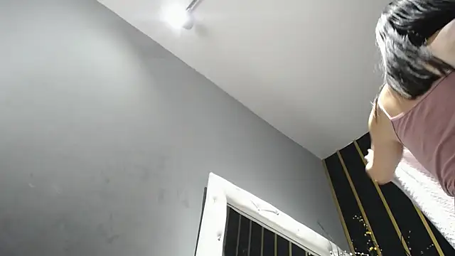 XXX chat uživo modela VALENTINA_PURPLE