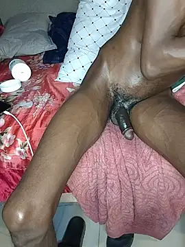 THATHAIRYTALLDUDE webcam show
