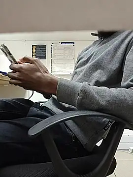 THATHAIRYTALLDUDE Show Webcam
