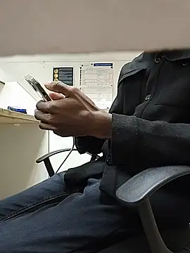 THATHAIRYTALLDUDE Webcam show