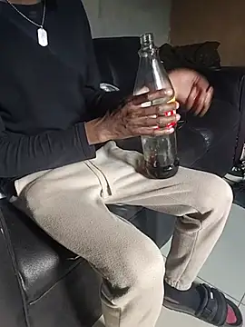 THATHAIRYTALLDUDE's Webcam Show