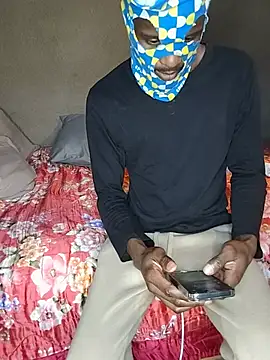 THATHAIRYTALLDUDE webcam show