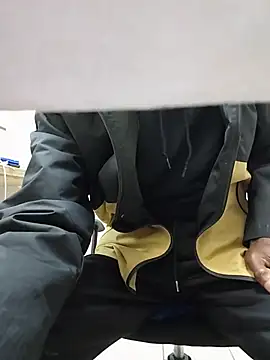THATHAIRYTALLDUDE 网络视讯表演