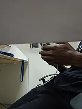 THATHAIRYTALLDUDE Webcam show