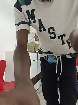 THATHAIRYTALLDUDE's Webcam Show