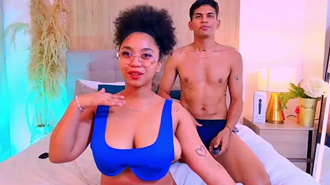 XXX chat uživo modela RoseAndDominic