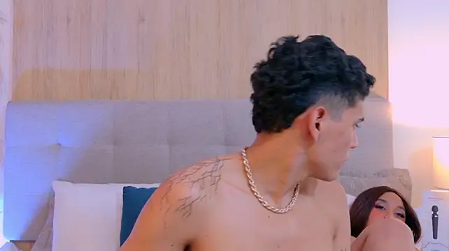 RoseAndDominic Adlı Modelin Canlı XXX Sohbeti