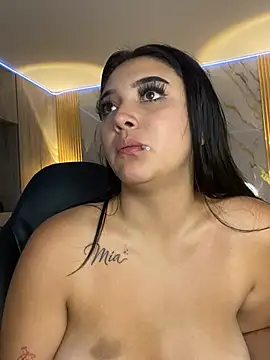 bunnyglow69 现场XXX聊天