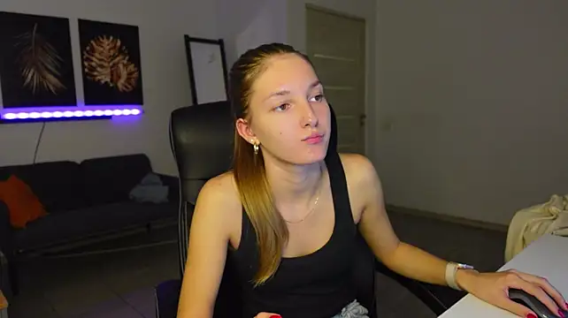Lana_Jeweln Webbikameraesitys