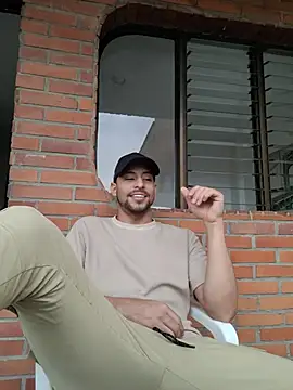 Cris_LaCobra_ 网络视讯表演