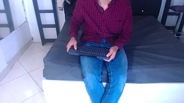 Cris_LaCobra_ Show Webcam