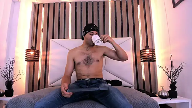 Cris_LaCobra_ Webcam Show