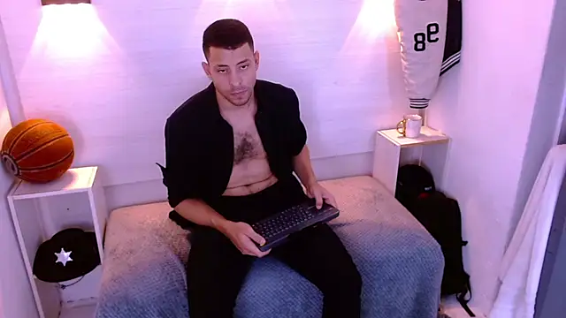 Cris_LaCobra_ Show in webcam