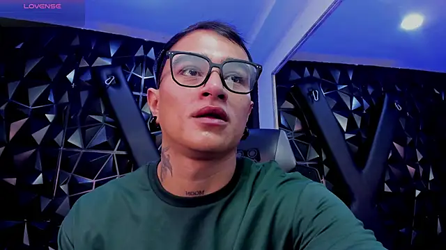 LiamDeeps webcam show