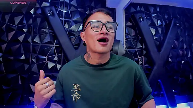 LiamDeepsn Webbikameraesitys