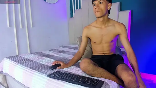 Show modela Im_Kael_ na web-kameri