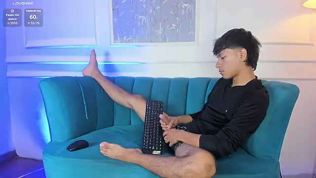 Show modela Im_Kael_ na web-kameri