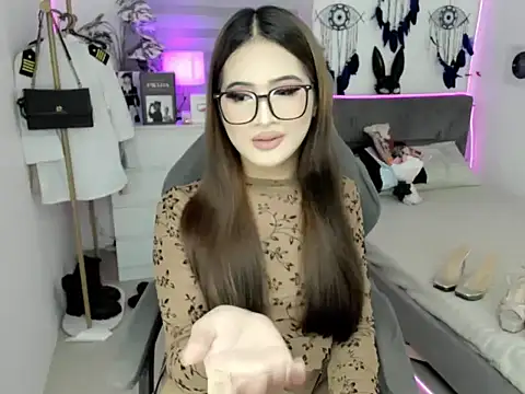 tstrisha_talks Webcamshow