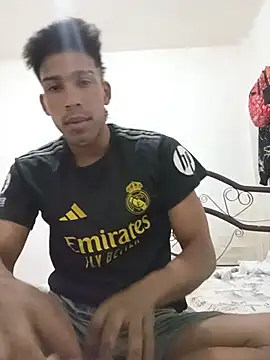 hotcesar69 Show in webcam