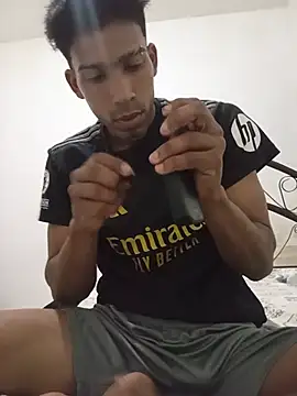hotcesar69 Webcamshow