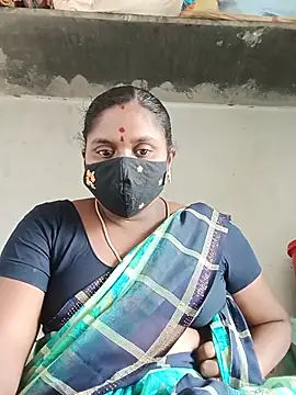 Tamil-Nandhini webkamerás műsora