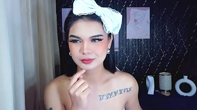 velvet_daisy96 Show Webcam