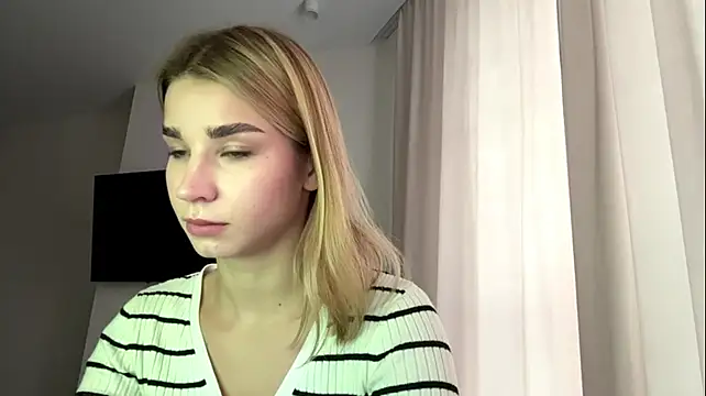 PickmeGirl's Webcam Show