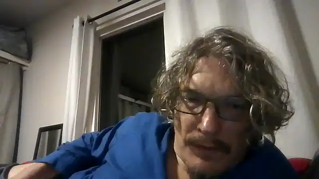 riffraff69: διαδικτυακό σόου στην κάμερα