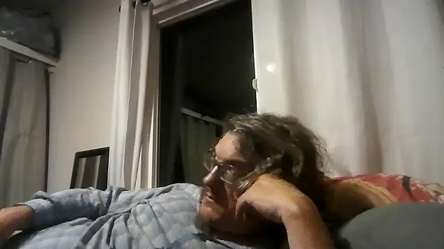 riffraff69: διαδικτυακό σόου στην κάμερα