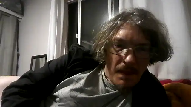 riffraff69: διαδικτυακό σόου στην κάμερα