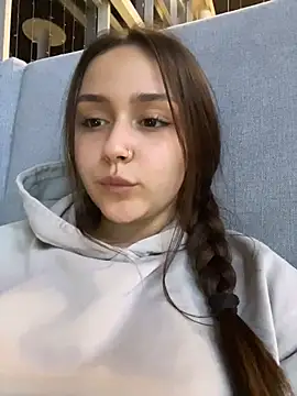 EvelynFly's Live Chat Room