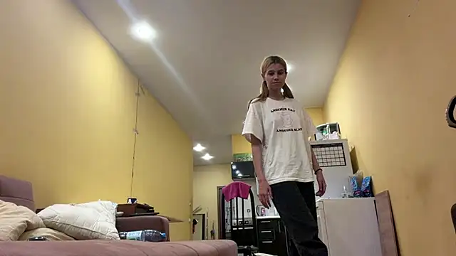 LinZavrn Live XXX chat