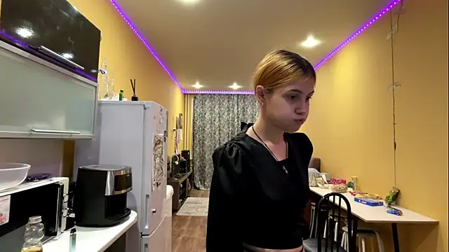 LinZavr live XXX chat