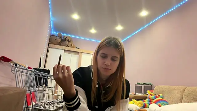Chat +18 de LinZavr ao vivo