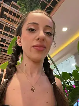 Show modela MoonLinaa na web-kameri