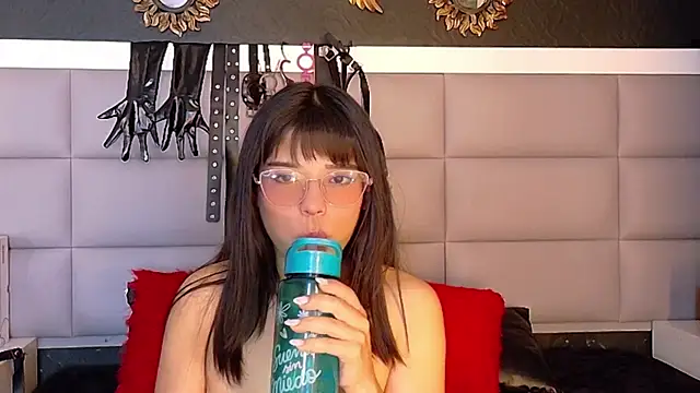 ZoeDrucker's Live XXX Chat