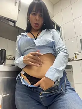 Czat XXX na żywo – LuxeBrunetteXXX