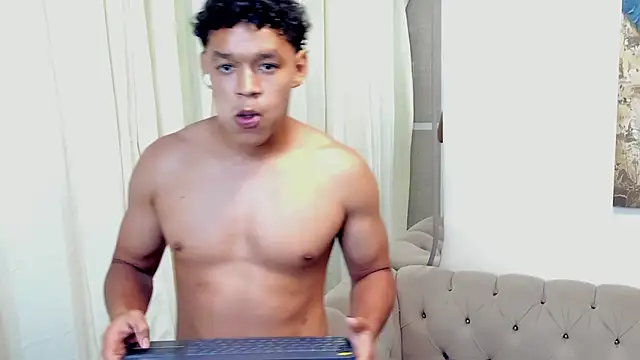 Oliver_Smithx Show in webcam