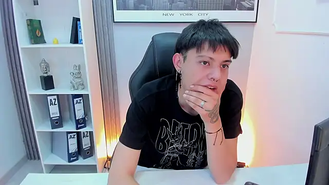 Luucky_Strike Шоу с уебкамера