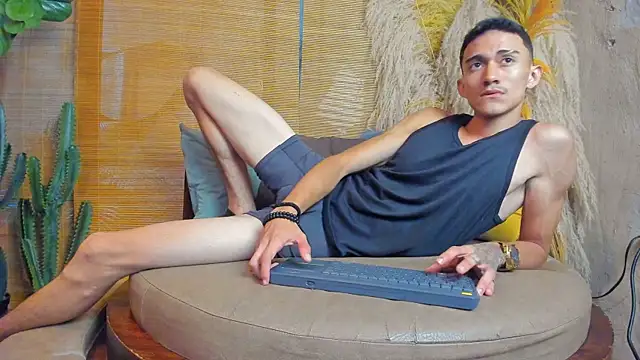 DemondSalvatore Show in webcam