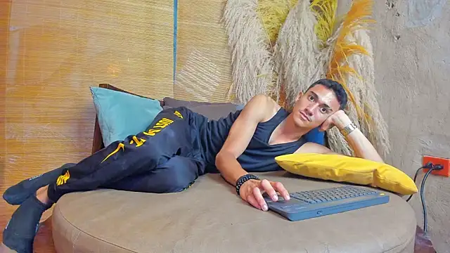 DemondSalvatore Webcam Show
