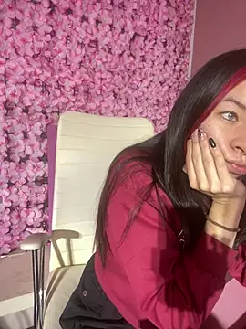 NohaBrooks_Pink Show Webcam