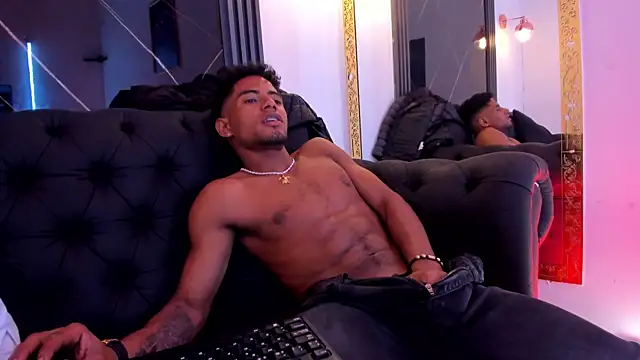 axel_black_xxx Webcam Show