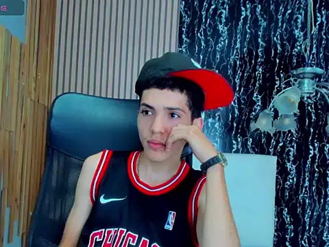 Enzoo_Smith – webcam-show