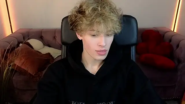 kevingarsiaa Show in webcam