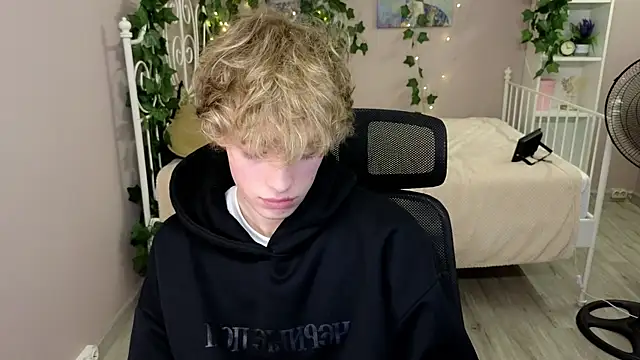 kevingarsiaa – webcam-show