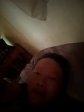 צ'אט XXX בשידור חי של Queenie9z