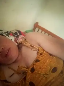 צ'אט XXX בשידור חי של Queenie9z