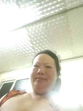 צ'אט XXX בשידור חי של Queenie9z
